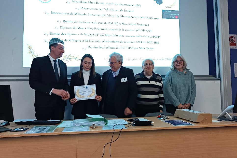 M. Ready, Mme Redonnet, lauréate, Mr. Juillard, Mr. Smirou, Mme Johnson