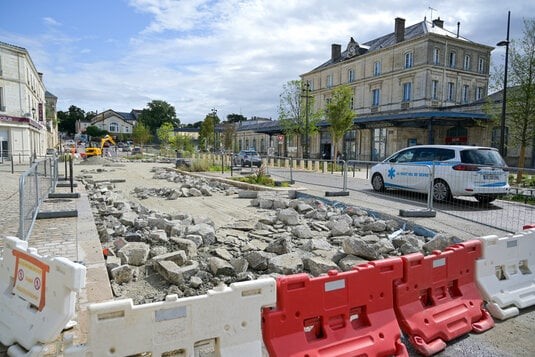 secteur gare rond point autour de la gare en travaux